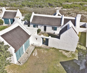 5 Bedroom House For Sale in Struisbaai | R2,670,000