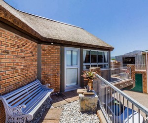 1 Apartment Available for the Long Weekend!