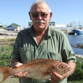 Danie du Toit with Silverfish - Birkenhead Boothengelklub - Xplorioâ„¢ Gansbaai