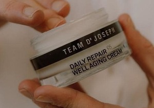 Team Dr Joseph Daily Repair Well Aging Cream