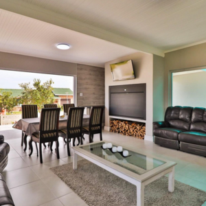 chas_everitt_5_bedroom_interior_1621941441