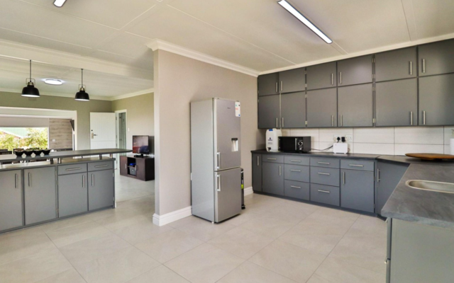 chas_everitt_5_bedroom_kitchen_1_1621941442