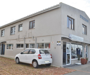 R850,000 | 2 Bedroom Apartment For Sale in Struisbaai