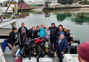 Diving inÂ Simons Town