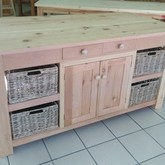 Center Island with Custom Made Baskets - Homewood Bound - Xplorioâ„¢ Bredasdorp