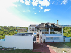 R3,750,000 | 9 Bedroom House For Sale in Pearly Beach