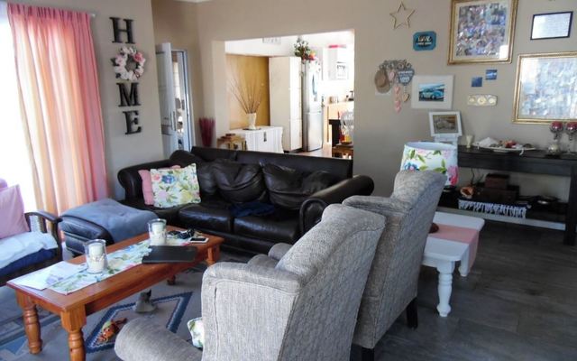 2_bed_living_area_1624355998