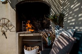 Spend Quality-Time At Whale Huys Oceanside Eco Villa