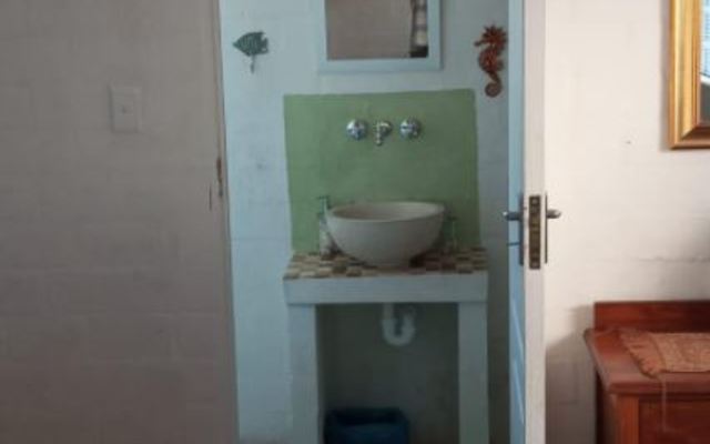 1_bed_bathroom_1628601865