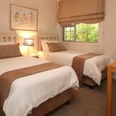 Bayview Apartment 104 - Hermanus Luxury Holiday Homes - Xplorioâ„¢ Hermanus