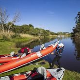 Preparing Boat- Alpha Sierra Adventures - Xplorioâ„¢ Stanford
