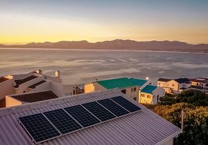 Guppy Huys Oceanside Eco Bungalow Goes Solar
