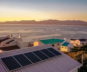 Guppy Huys Oceanside Eco Bungalow Goes Solar