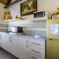 Fully Equipped Kitchen - Agulhas Heights Self-catering Cottages - Xplorioâ„¢ Agulhas