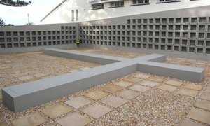 2013 - Gedenkmuur/-tuin by NG Kerk, Gansbaai 