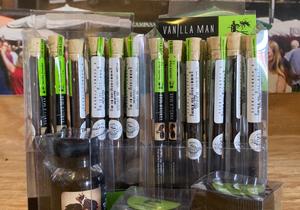 Vanilla Powder, Pods, Extract, Seeds and Paste