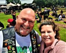 Hulle â€œhardloopâ€ elke jaar met speelgoed om kinderharte bly te maak