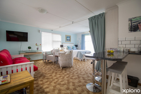 bredasdorp_accommodation_rooftops_guest_house_accommodation_open_plan_accommodation_1642759038