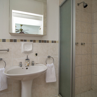 Shower - Rooftops Guest House Accommodation - Xplorioâ„¢ Bredasdorp