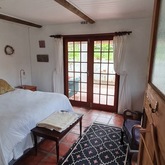 En-Suite Bedroom - Foxy House - Xplorioâ„¢ Gansbaai 