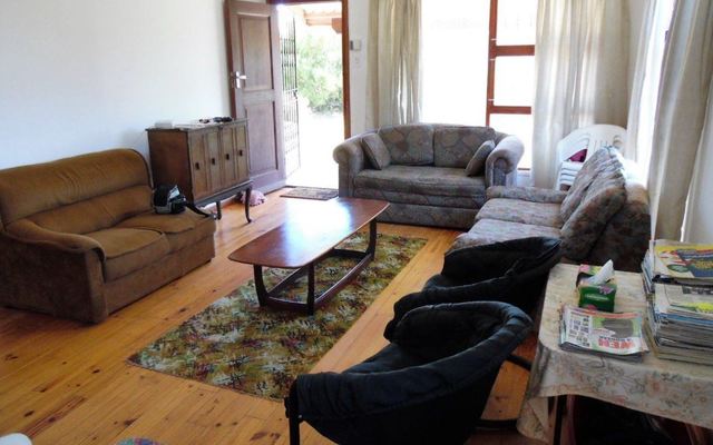 pearly_3_bed_lounge_1646397062