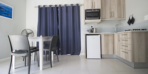 kleinmond_accommodations_kleinmond_lodge_living_space_for_wheelchair_friendly_room_1552392735_1648217200