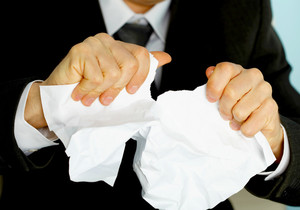 BeÃ«indiging van â€˜n vastetermyndiensooreenkoms: onregmatig of nie?