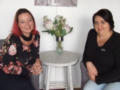 Tyd om te groet + tyd om te verwelkom