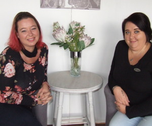 Tyd om te groet + tyd om te verwelkom