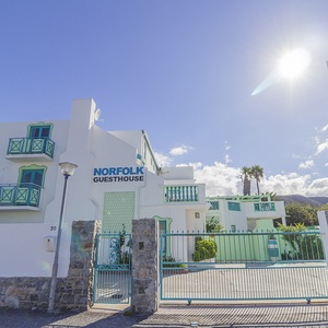 hermanus_accommodation_norfolk_guesthouse_outside_view_1559022449_1653471280