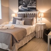 Tin Cup - The Vintage Crane Guest House - Xplorioâ„¢ Caledon