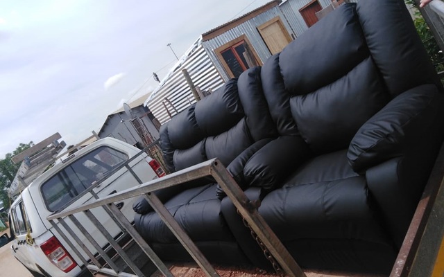 Couch - Lifestyle Centre Bredasdorp - Xplorioâ„¢ Bredasdorp