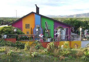 Pearly Beach se â€˜Smartieboks-Huisâ€™