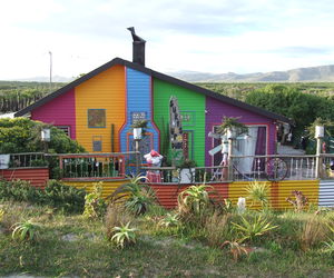 Pearly Beach se â€˜Smartieboks-Huisâ€™