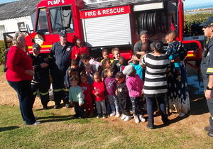 Volunteer Firefighters visitedÂ the Pikkewyntjies!