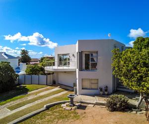 R2,995,000 | 3 Bedroom House For Sale in Agulhas