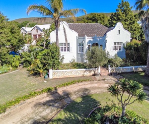 R2,550,000 | 4 Bedroom House For Sale in Bredasdorp