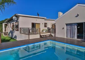 R2,400,000 | 4 Bedroom House For Sale in Bredasdorp