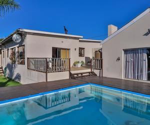 R2,400,000 | 4 Bedroom House For Sale in Bredasdorp