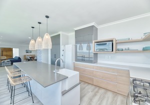 Project: Zeeman - Crisp High Gloss Kitchen