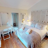 Olive Cottage Double Bed With Ensuite - Bona Dea Private Estate - Xplorioâ„¢ Hermanus