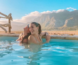 WIN 2 Days atÂ Mosaic Lagoon Lodge with 3 Friends!