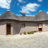Porcupine and Harrier Bungalow - Klein River Private Nature Reserve - Xplorioâ„¢ Gansbaai