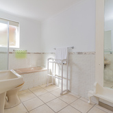 Room Four Bathroom - Fijnbos Manor - Xplorioâ„¢ Betty's Bay