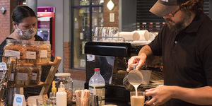 gansbaai_coffee_shop_raging_goose_coffee_happy_customers_1603977057_1662451402