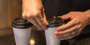 gansbaai_coffee_shop_raging_goose_coffee_take_away_cups_of_coffee_1603976597_1662451403