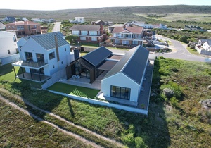 R6,800,000 | 5 Bedroom House For Sale in Agulhas