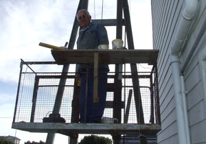 Tuisgemaakte â€˜Hysbakâ€™ vir Instandhoudingswerk