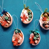 Christmas Decor - Pot en Gieter Gift Basket - Xplorioâ„¢ Gansbaai