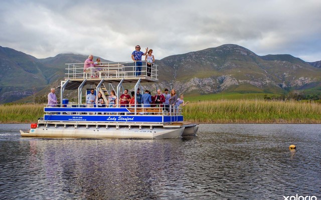 Lady_stanford_boat_on_river_1519734618_1666097568